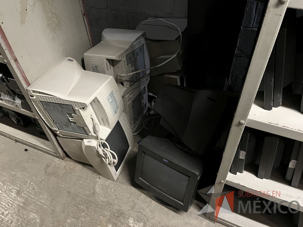 Lote 075 - 349 Pantallas Ti sin base, marca: Lenovo, View Sonic y Dell - Imagen 5