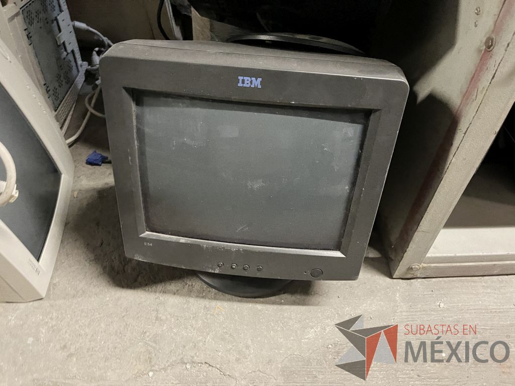 Lote 075 - 349 Pantallas Ti sin base, marca: Lenovo, View Sonic y Dell - Imagen 8