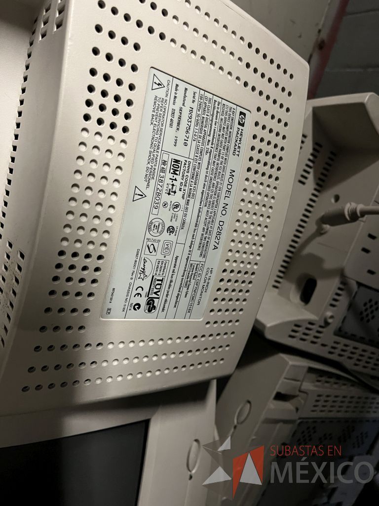 Lote 075 - 349 Pantallas Ti sin base, marca: Lenovo, View Sonic y Dell - Imagen 4