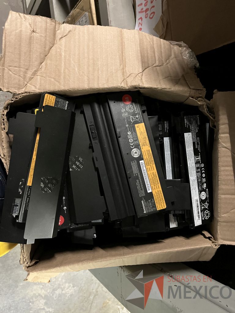 Lote 069 - 159 Baterías para laptop de diferentes modelos marca Lenovo - Imagen 11