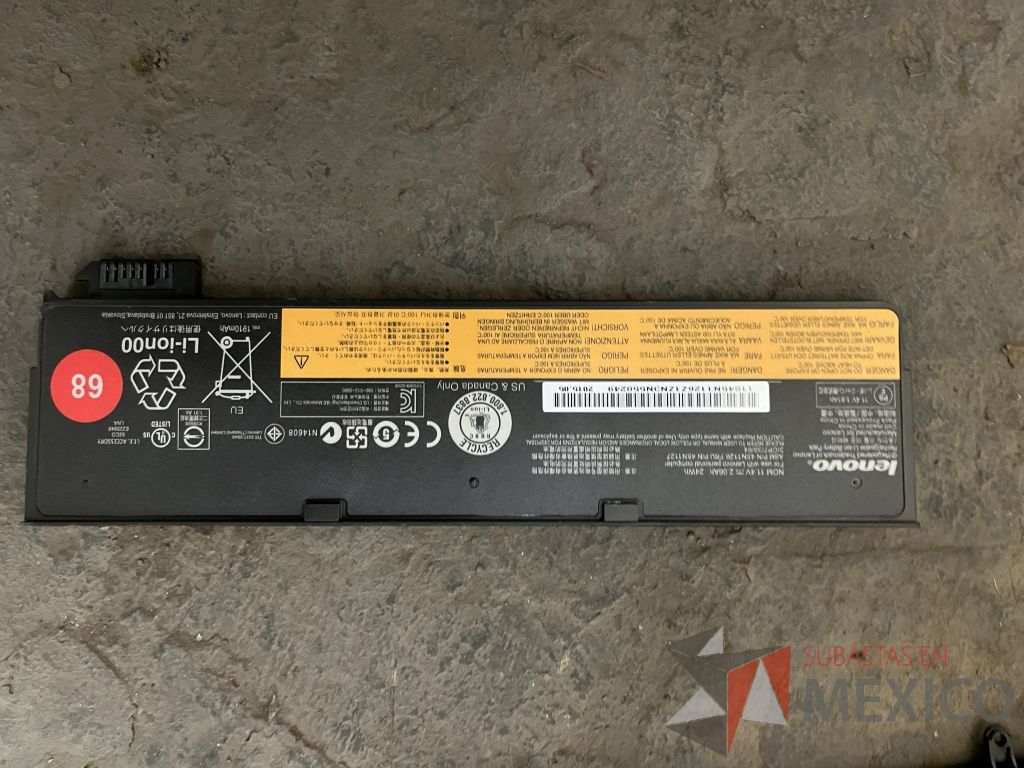 Lote 069 - 159 Baterías para laptop de diferentes modelos marca Lenovo