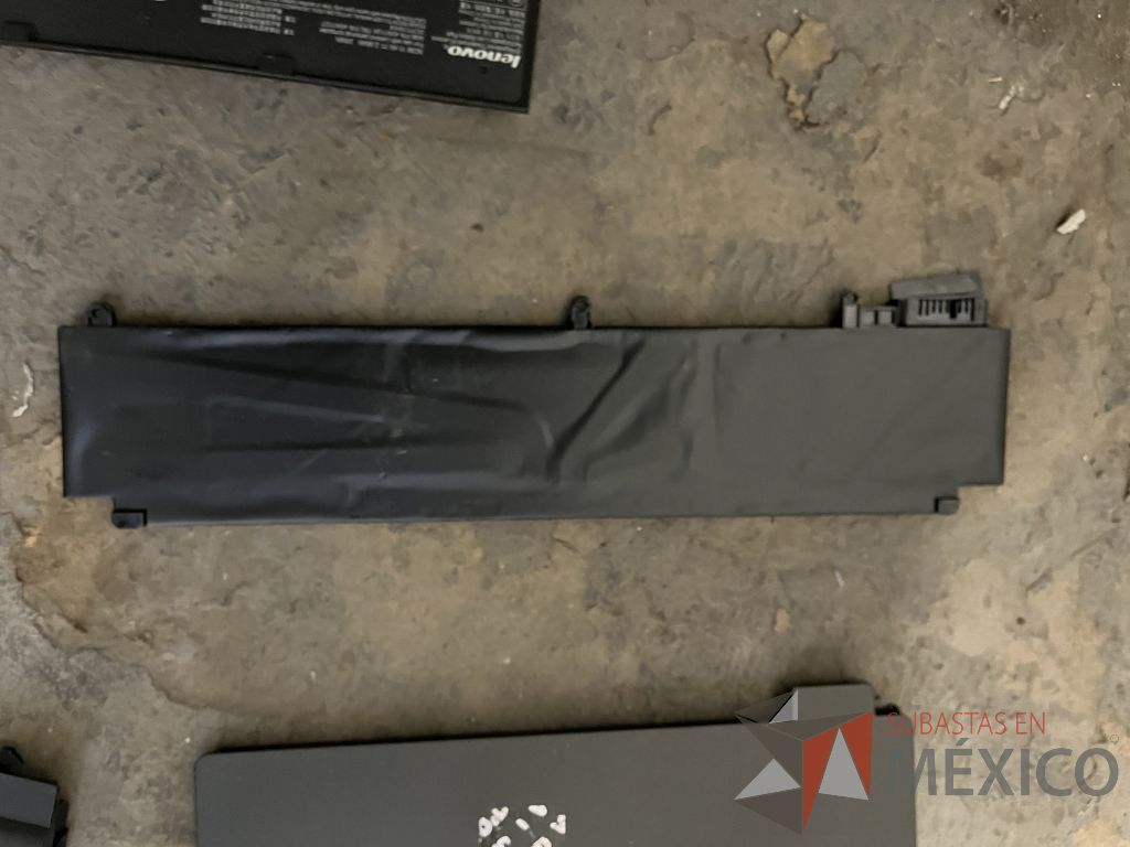 Lote 069 - 159 Baterías para laptop de diferentes modelos marca Lenovo - Imagen 6