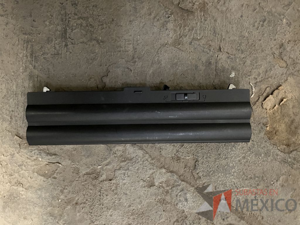 Lote 069 - 159 Baterías para laptop de diferentes modelos marca Lenovo - Imagen 4