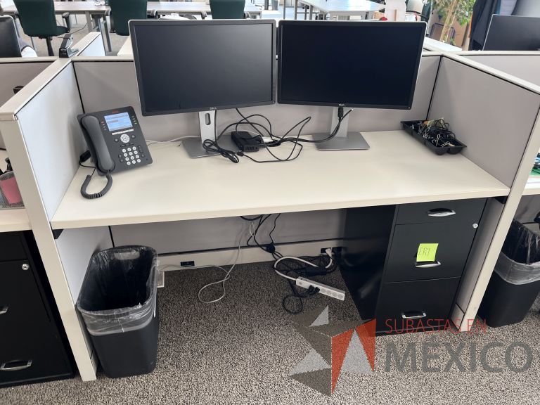 Lote 039 - Estación de trabajo para 8 personas con 8 archivero de pedestal de 3 cajones - Imagen 7