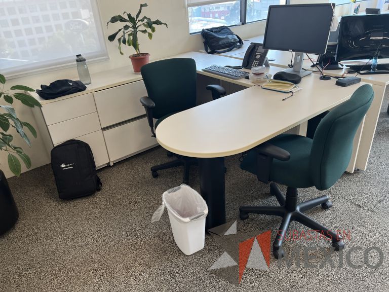 Lote 043 - Escritorio en herradura de costado Izquierdo con 5 cajones color beige - Imagen 6