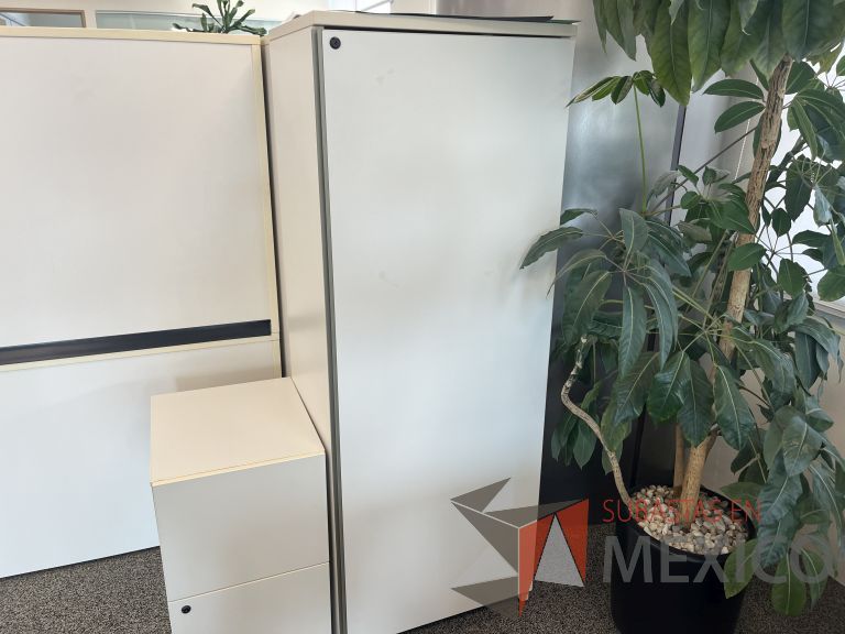 Lote 010 - Gabinete alto de 1 puerta con 3 cajones y 1 entrepaño color beige - Imagen 7
