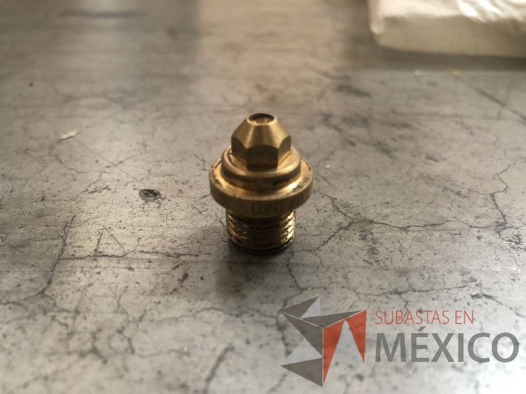 Lote 012 - 2470 Piezas de diferentes materiales (Terminal ojillos, barras de silicón, grano de esmeril, discos depredador, rollos de alambre, limas, bandas, brocas, tarrajas, vidrios, lijas, electrodos, cuchillas, entre otros) - Imagen 16