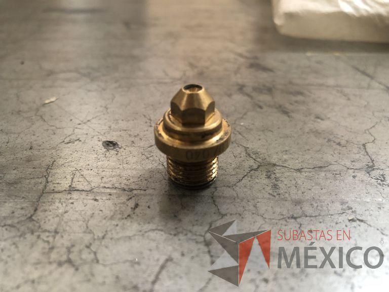 Lote 012 - 2470 Piezas de diferentes materiales (Terminal ojillos, barras de silicón, grano de esmeril, discos depredador, rollos de alambre, limas, bandas, brocas, tarrajas, vidrios, lijas, electrodos, cuchillas, entre otros) - Imagen 12