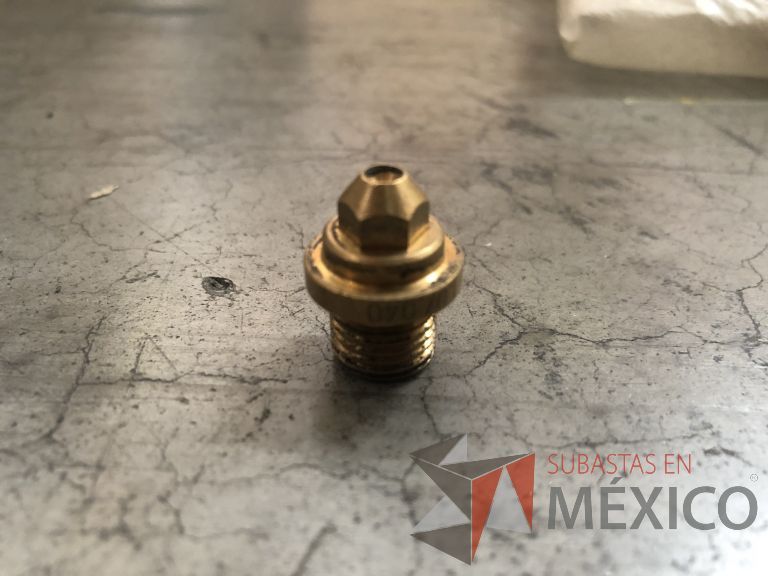 Lote 012 - 2470 Piezas de diferentes materiales (Terminal ojillos, barras de silicón, grano de esmeril, discos depredador, rollos de alambre, limas, bandas, brocas, tarrajas, vidrios, lijas, electrodos, cuchillas, entre otros) - Imagen 14