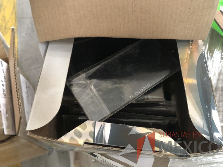 Lote 012 - 2470 Piezas de diferentes materiales (Terminal ojillos, barras de silicón, grano de esmeril, discos depredador, rollos de alambre, limas, bandas, brocas, tarrajas, vidrios, lijas, electrodos, cuchillas, entre otros) - Imagen 184