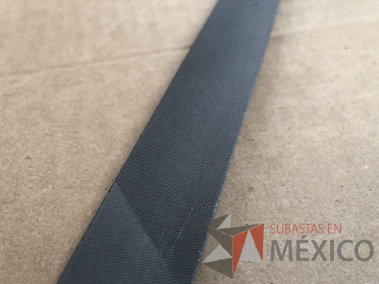 Lote 012 - 2470 Piezas de diferentes materiales (Terminal ojillos, barras de silicón, grano de esmeril, discos depredador, rollos de alambre, limas, bandas, brocas, tarrajas, vidrios, lijas, electrodos, cuchillas, entre otros) - Imagen 322