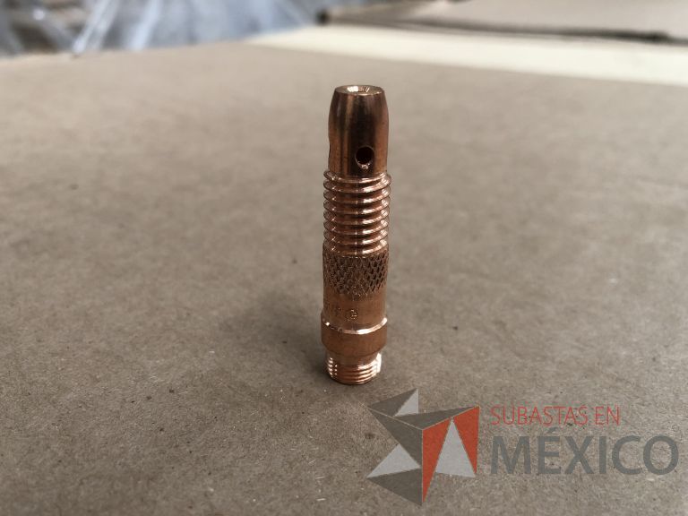 Lote 012 - 2470 Piezas de diferentes materiales (Terminal ojillos, barras de silicón, grano de esmeril, discos depredador, rollos de alambre, limas, bandas, brocas, tarrajas, vidrios, lijas, electrodos, cuchillas, entre otros) - Imagen 72