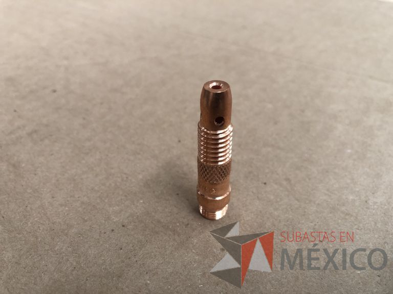 Lote 012 - 2470 Piezas de diferentes materiales (Terminal ojillos, barras de silicón, grano de esmeril, discos depredador, rollos de alambre, limas, bandas, brocas, tarrajas, vidrios, lijas, electrodos, cuchillas, entre otros) - Imagen 324