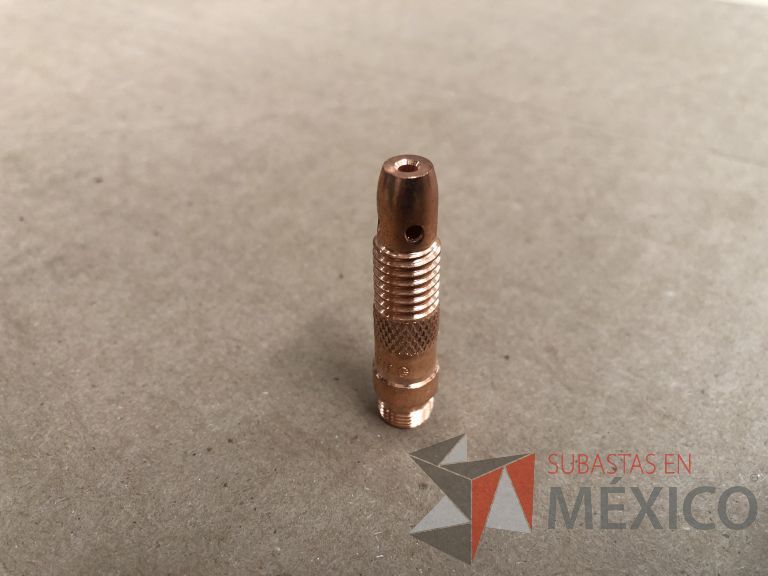 Lote 012 - 2470 Piezas de diferentes materiales (Terminal ojillos, barras de silicón, grano de esmeril, discos depredador, rollos de alambre, limas, bandas, brocas, tarrajas, vidrios, lijas, electrodos, cuchillas, entre otros) - Imagen 326