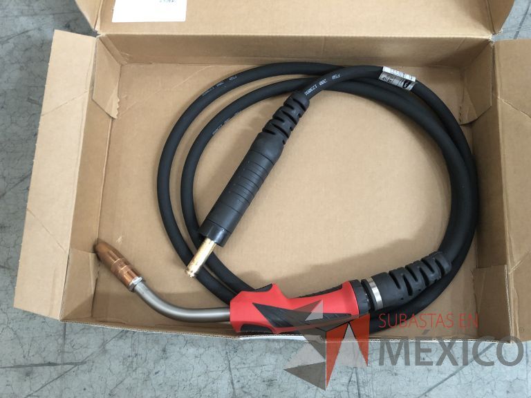 Lote 012 - 2470 Piezas de diferentes materiales (Terminal ojillos, barras de silicón, grano de esmeril, discos depredador, rollos de alambre, limas, bandas, brocas, tarrajas, vidrios, lijas, electrodos, cuchillas, entre otros) - Imagen 323