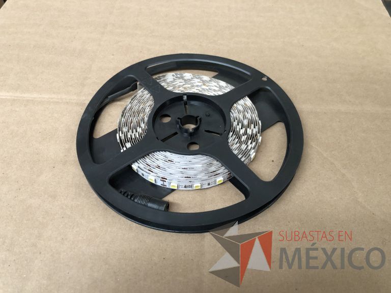 Lote 007 - 7227 Piezas de diferentes componentes (Paneles LED, Fuentes conmutadas, multicontactos, contacto dúplex, termofil, LED Panel, Fuentes de voltaje, etc.) - Imagen 115