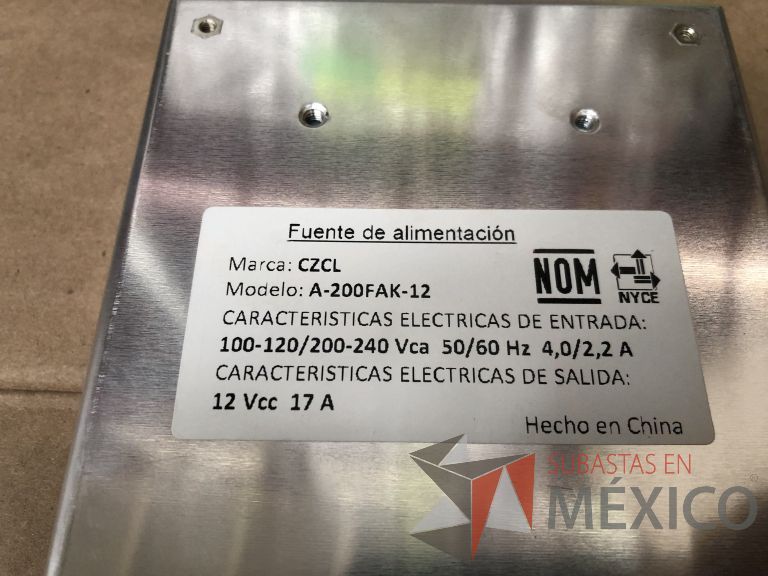 Lote 007 - 7227 Piezas de diferentes componentes (Paneles LED, Fuentes conmutadas, multicontactos, contacto dúplex, termofil, LED Panel, Fuentes de voltaje, etc.) - Imagen 116