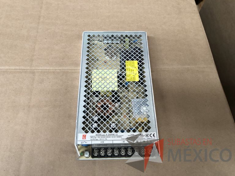 Lote 007 - 7227 Piezas de diferentes componentes (Paneles LED, Fuentes conmutadas, multicontactos, contacto dúplex, termofil, LED Panel, Fuentes de voltaje, etc.) - Imagen 45