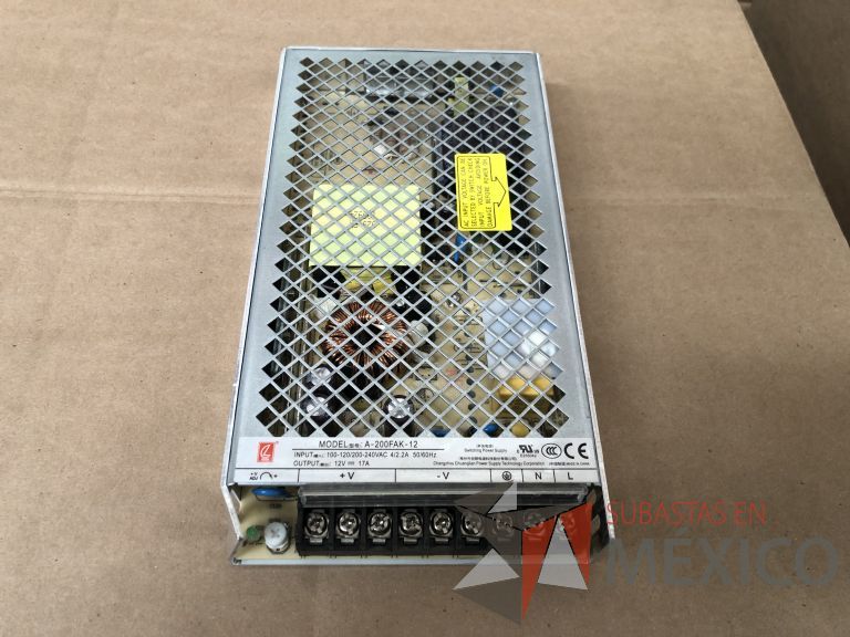 Lote 007 - 7227 Piezas de diferentes componentes (Paneles LED, Fuentes conmutadas, multicontactos, contacto dúplex, termofil, LED Panel, Fuentes de voltaje, etc.) - Imagen 43