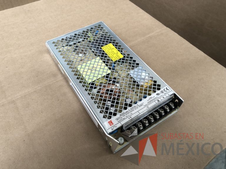 Lote 007 - 7227 Piezas de diferentes componentes (Paneles LED, Fuentes conmutadas, multicontactos, contacto dúplex, termofil, LED Panel, Fuentes de voltaje, etc.) - Imagen 104