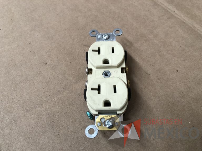 Lote 007 - 7227 Piezas de diferentes componentes (Paneles LED, Fuentes conmutadas, multicontactos, contacto dúplex, termofil, LED Panel, Fuentes de voltaje, etc.) - Imagen 95