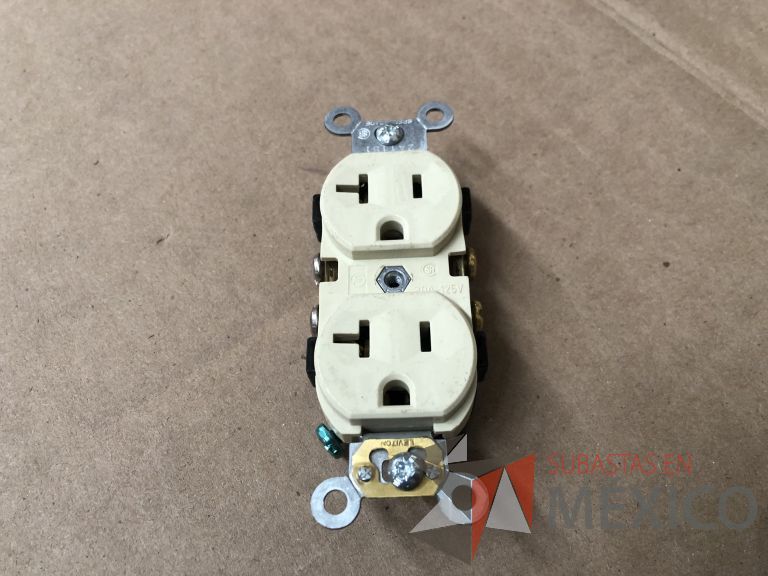 Lote 007 - 7227 Piezas de diferentes componentes (Paneles LED, Fuentes conmutadas, multicontactos, contacto dúplex, termofil, LED Panel, Fuentes de voltaje, etc.) - Imagen 41