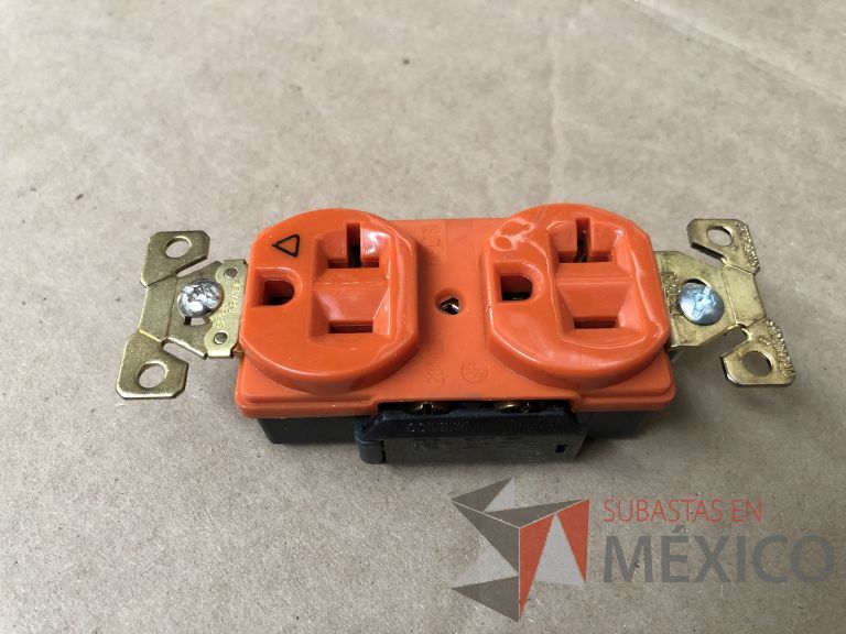 Lote 007 - 7227 Piezas de diferentes componentes (Paneles LED, Fuentes conmutadas, multicontactos, contacto dúplex, termofil, LED Panel, Fuentes de voltaje, etc.) - Imagen 37
