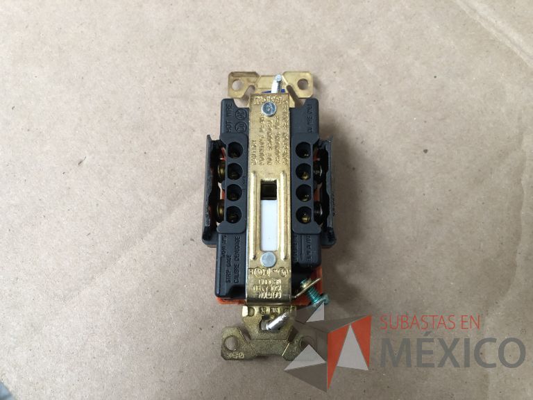 Lote 007 - 7227 Piezas de diferentes componentes (Paneles LED, Fuentes conmutadas, multicontactos, contacto dúplex, termofil, LED Panel, Fuentes de voltaje, etc.) - Imagen 218