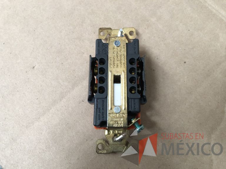 Lote 007 - 7227 Piezas de diferentes componentes (Paneles LED, Fuentes conmutadas, multicontactos, contacto dúplex, termofil, LED Panel, Fuentes de voltaje, etc.) - Imagen 216