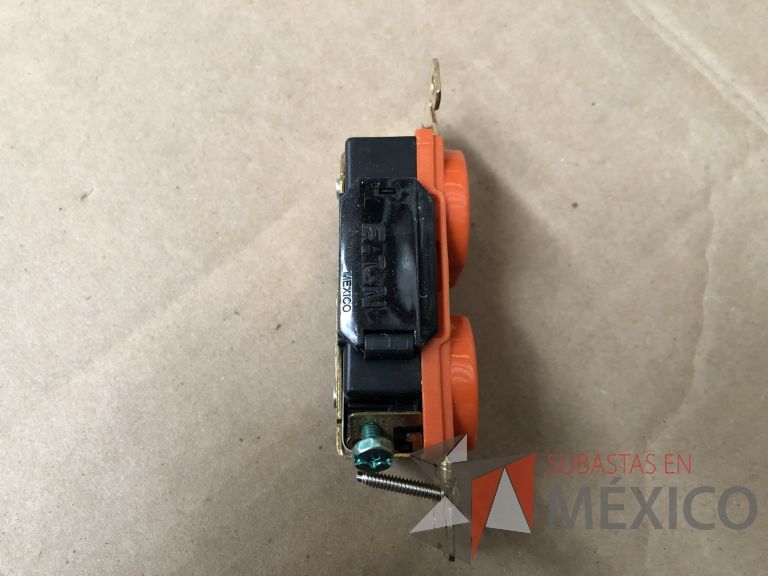 Lote 007 - 7227 Piezas de diferentes componentes (Paneles LED, Fuentes conmutadas, multicontactos, contacto dúplex, termofil, LED Panel, Fuentes de voltaje, etc.) - Imagen 278