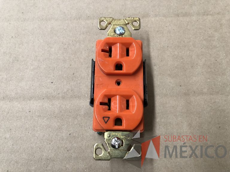 Lote 007 - 7227 Piezas de diferentes componentes (Paneles LED, Fuentes conmutadas, multicontactos, contacto dúplex, termofil, LED Panel, Fuentes de voltaje, etc.) - Imagen 32