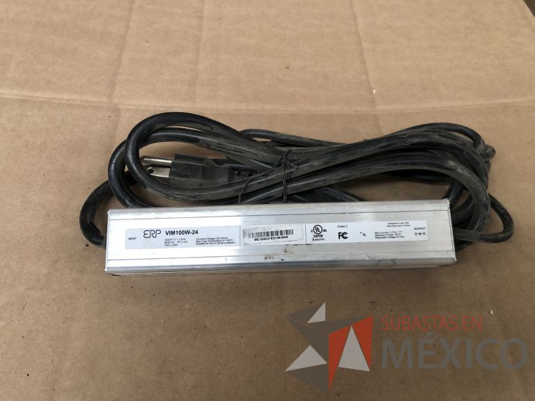 Lote 007 - 7227 Piezas de diferentes componentes (Paneles LED, Fuentes conmutadas, multicontactos, contacto dúplex, termofil, LED Panel, Fuentes de voltaje, etc.) - Imagen 257
