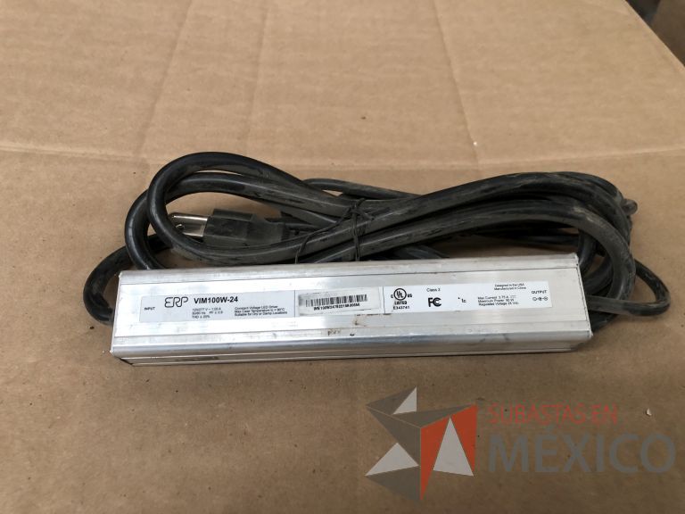 Lote 007 - 7227 Piezas de diferentes componentes (Paneles LED, Fuentes conmutadas, multicontactos, contacto dúplex, termofil, LED Panel, Fuentes de voltaje, etc.) - Imagen 258