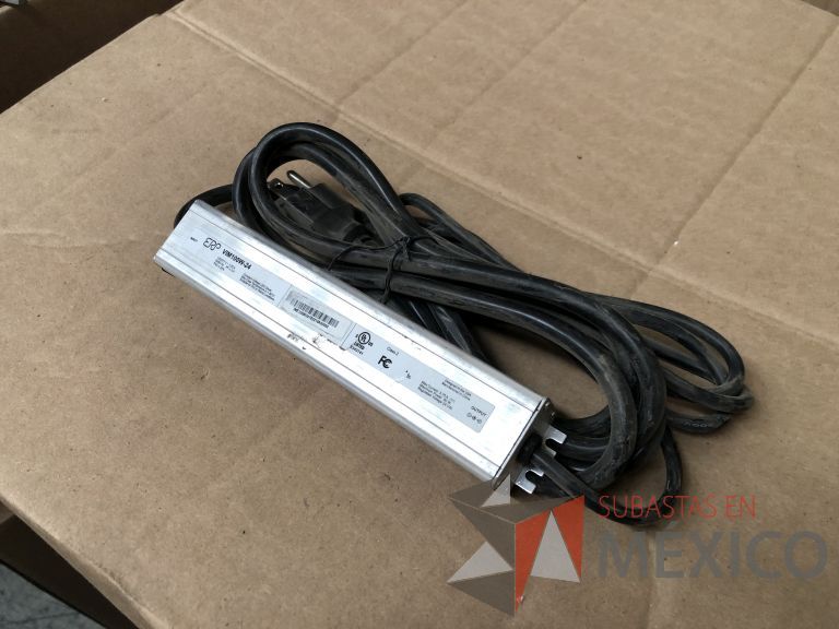 Lote 007 - 7227 Piezas de diferentes componentes (Paneles LED, Fuentes conmutadas, multicontactos, contacto dúplex, termofil, LED Panel, Fuentes de voltaje, etc.) - Imagen 75