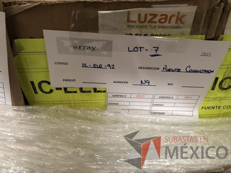 Lote 007 - 7227 Piezas de diferentes componentes (Paneles LED, Fuentes conmutadas, multicontactos, contacto dúplex, termofil, LED Panel, Fuentes de voltaje, etc.) - Imagen 71