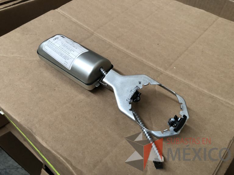 Lote 007 - 7227 Piezas de diferentes componentes (Paneles LED, Fuentes conmutadas, multicontactos, contacto dúplex, termofil, LED Panel, Fuentes de voltaje, etc.) - Imagen 65
