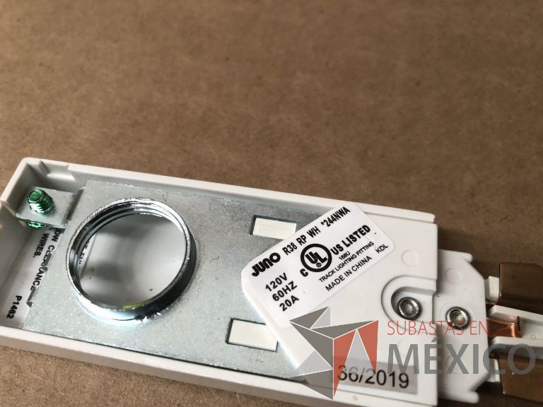 Lote 007 - 7227 Piezas de diferentes componentes (Paneles LED, Fuentes conmutadas, multicontactos, contacto dúplex, termofil, LED Panel, Fuentes de voltaje, etc.) - Imagen 177