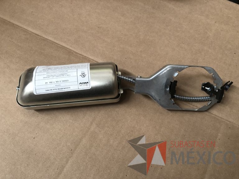 Lote 007 - 7227 Piezas de diferentes componentes (Paneles LED, Fuentes conmutadas, multicontactos, contacto dúplex, termofil, LED Panel, Fuentes de voltaje, etc.) - Imagen 254
