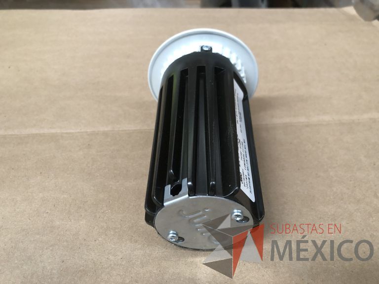 Lote 007 - 7227 Piezas de diferentes componentes (Paneles LED, Fuentes conmutadas, multicontactos, contacto dúplex, termofil, LED Panel, Fuentes de voltaje, etc.) - Imagen 327