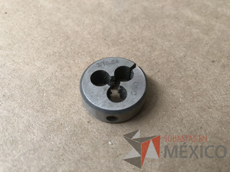Lote 012 - 2470 Piezas de diferentes materiales (Terminal ojillos, barras de silicón, grano de esmeril, discos depredador, rollos de alambre, limas, bandas, brocas, tarrajas, vidrios, lijas, electrodos, cuchillas, entre otros) - Imagen 138