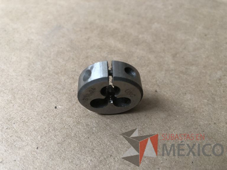Lote 012 - 2470 Piezas de diferentes materiales (Terminal ojillos, barras de silicón, grano de esmeril, discos depredador, rollos de alambre, limas, bandas, brocas, tarrajas, vidrios, lijas, electrodos, cuchillas, entre otros) - Imagen 181