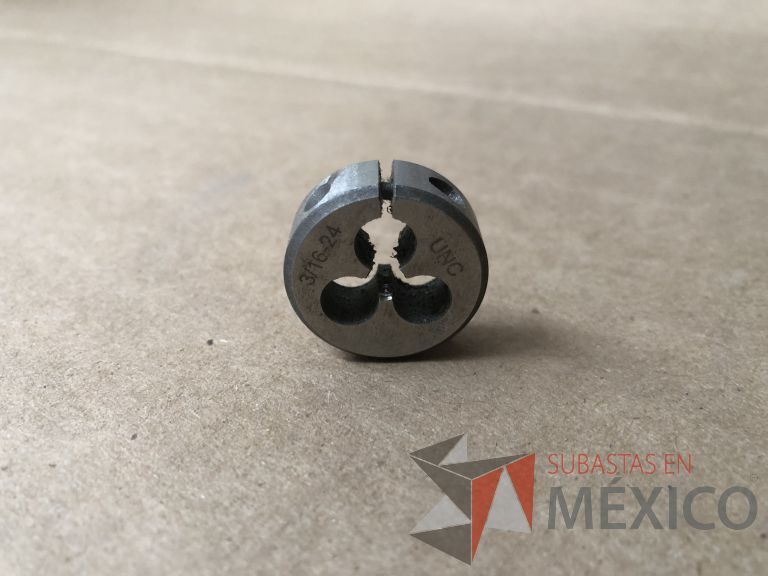 Lote 012 - 2470 Piezas de diferentes materiales (Terminal ojillos, barras de silicón, grano de esmeril, discos depredador, rollos de alambre, limas, bandas, brocas, tarrajas, vidrios, lijas, electrodos, cuchillas, entre otros) - Imagen 139