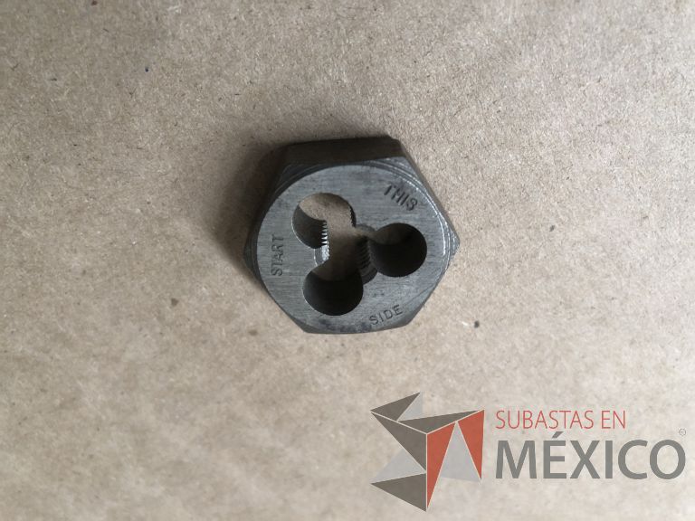 Lote 012 - 2470 Piezas de diferentes materiales (Terminal ojillos, barras de silicón, grano de esmeril, discos depredador, rollos de alambre, limas, bandas, brocas, tarrajas, vidrios, lijas, electrodos, cuchillas, entre otros) - Imagen 202