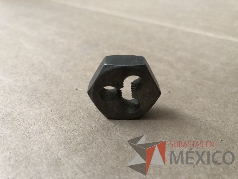 Lote 012 - 2470 Piezas de diferentes materiales (Terminal ojillos, barras de silicón, grano de esmeril, discos depredador, rollos de alambre, limas, bandas, brocas, tarrajas, vidrios, lijas, electrodos, cuchillas, entre otros) - Imagen 205