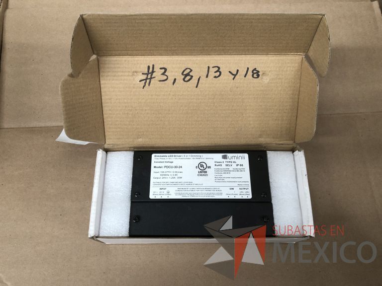 Lote 007 - 7227 Piezas de diferentes componentes (Paneles LED, Fuentes conmutadas, multicontactos, contacto dúplex, termofil, LED Panel, Fuentes de voltaje, etc.) - Imagen 238