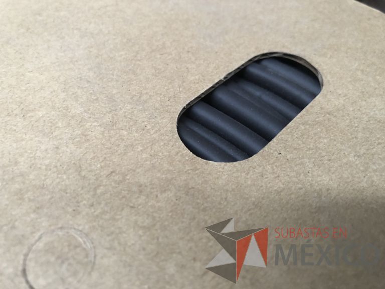 Lote 007 - 7227 Piezas de diferentes componentes (Paneles LED, Fuentes conmutadas, multicontactos, contacto dúplex, termofil, LED Panel, Fuentes de voltaje, etc.) - Imagen 291