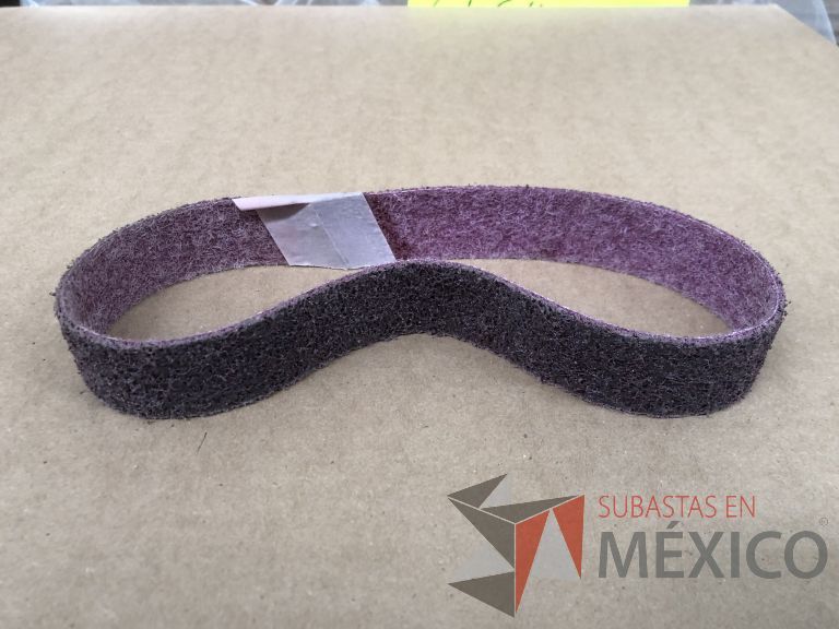 Lote 012 - 2470 Piezas de diferentes materiales (Terminal ojillos, barras de silicón, grano de esmeril, discos depredador, rollos de alambre, limas, bandas, brocas, tarrajas, vidrios, lijas, electrodos, cuchillas, entre otros) - Imagen 152