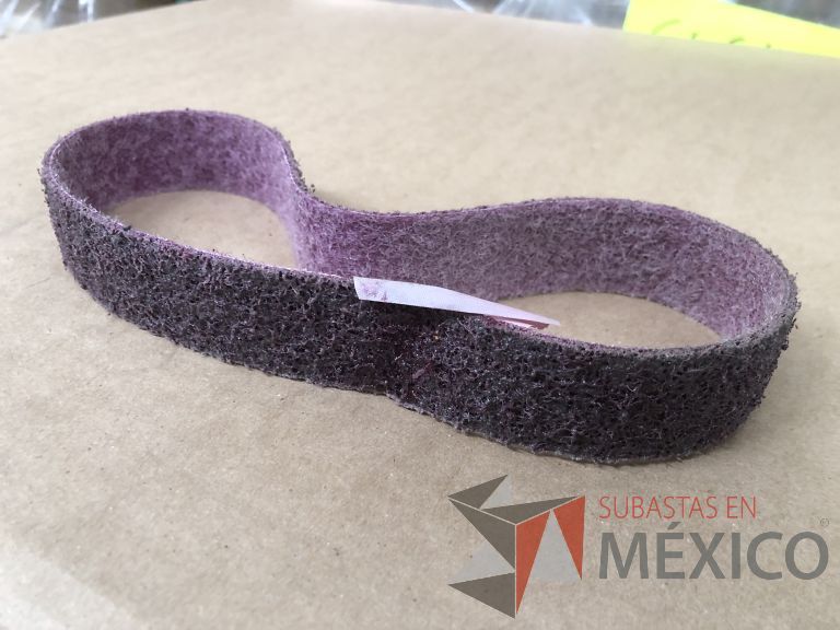 Lote 012 - 2470 Piezas de diferentes materiales (Terminal ojillos, barras de silicón, grano de esmeril, discos depredador, rollos de alambre, limas, bandas, brocas, tarrajas, vidrios, lijas, electrodos, cuchillas, entre otros) - Imagen 147