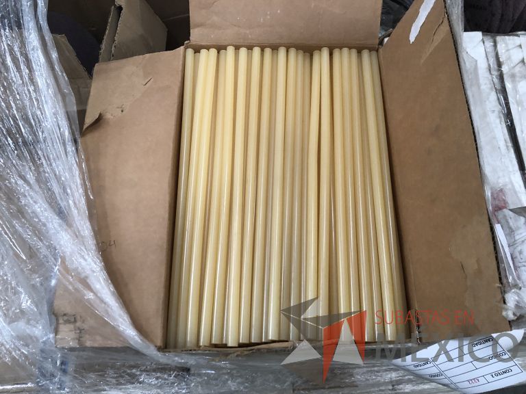 Lote 012 - 2470 Piezas de diferentes materiales (Terminal ojillos, barras de silicón, grano de esmeril, discos depredador, rollos de alambre, limas, bandas, brocas, tarrajas, vidrios, lijas, electrodos, cuchillas, entre otros) - Imagen 133