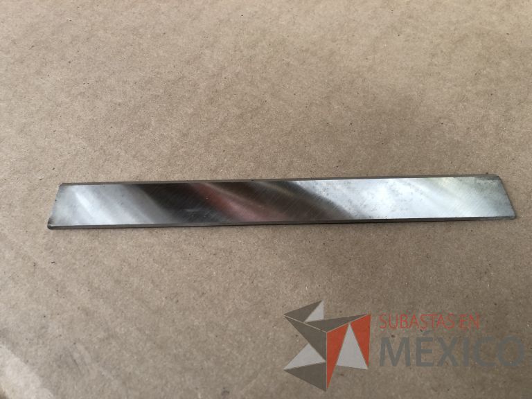 Lote 012 - 2470 Piezas de diferentes materiales (Terminal ojillos, barras de silicón, grano de esmeril, discos depredador, rollos de alambre, limas, bandas, brocas, tarrajas, vidrios, lijas, electrodos, cuchillas, entre otros) - Imagen 95